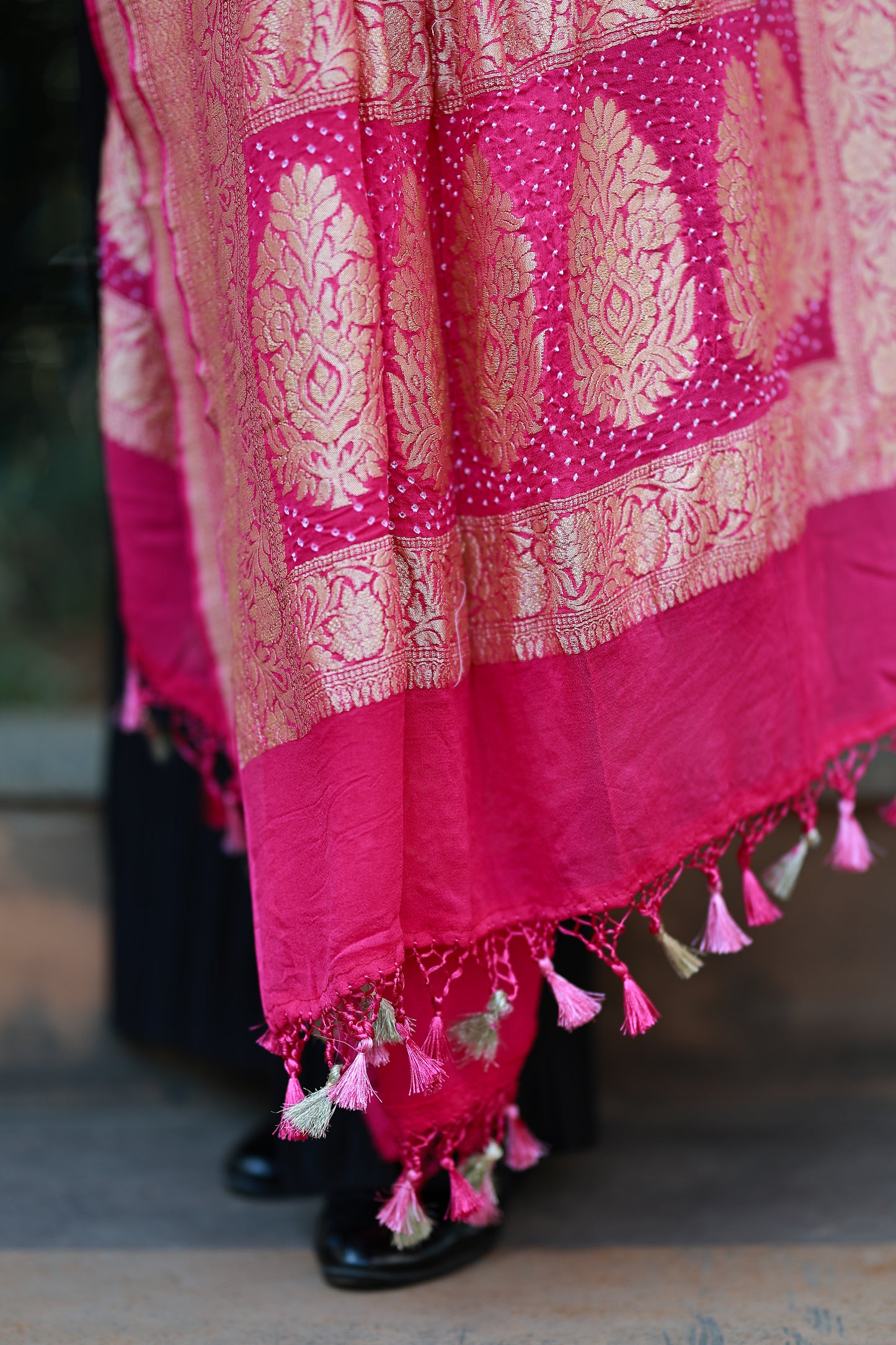 Pink Crepe Rice Bandhani Handloom Banarasi Dupatta