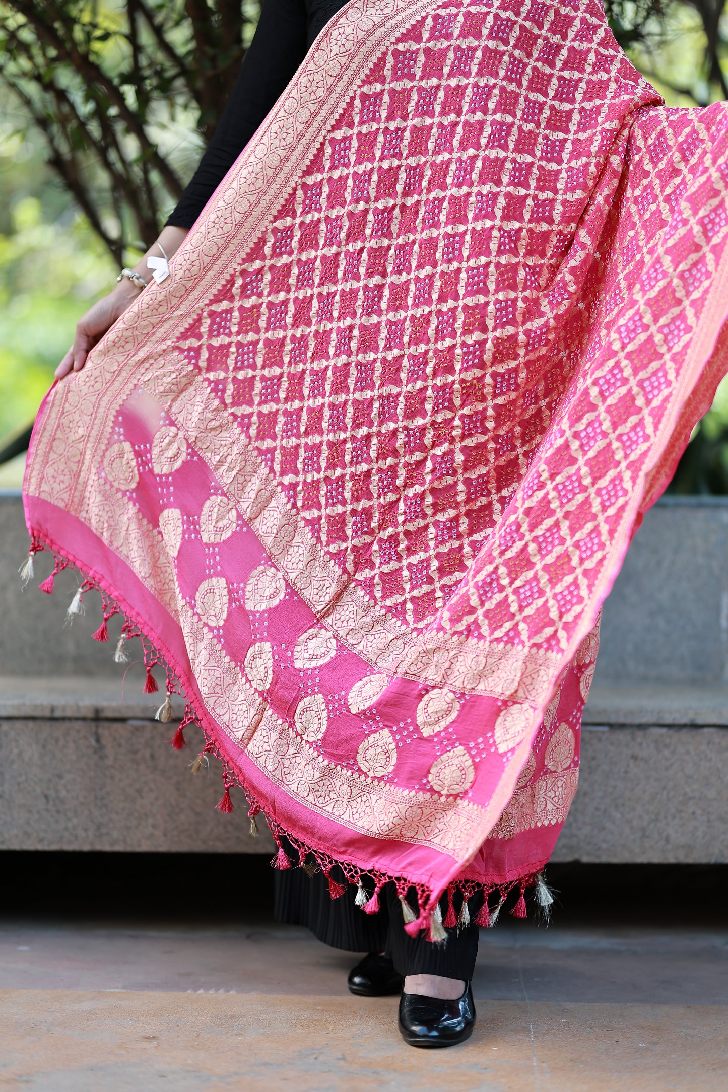 Pink Crep Georgette Banarasi Bandhani Dupatta