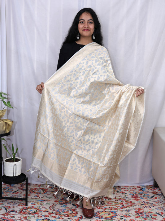 Off White Chiniya Silk Kaduwa Ara Jaal Banarasi Dupatta