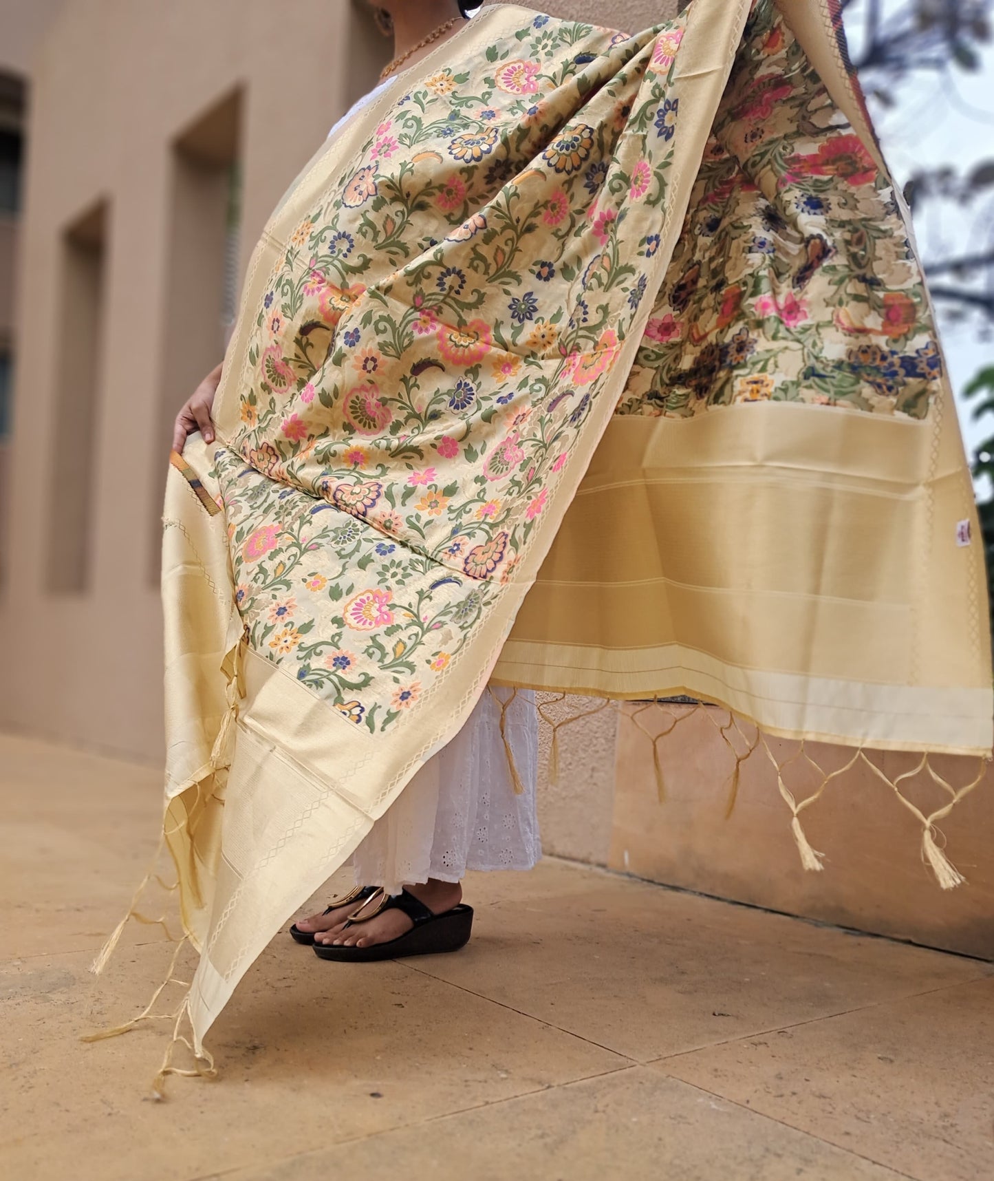 Cream Mixed Silk Banarasi Dupatta